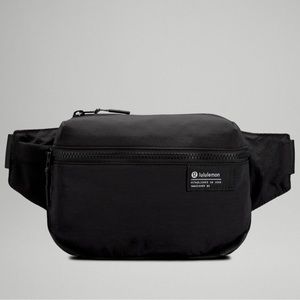 Lululemon Clean Lines belt bag